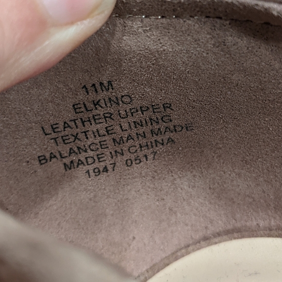 Tan Suede low heels - Picture 10 of 12